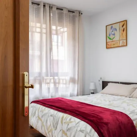Aptto. La Portilla En * 라네스